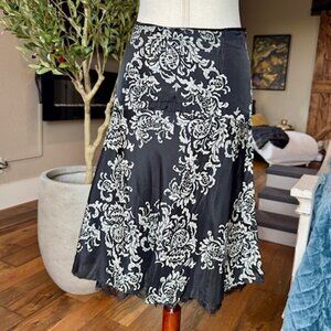 White House Black Market 100% Silk Baroque Floral Midi Lace Skirt – Size 8